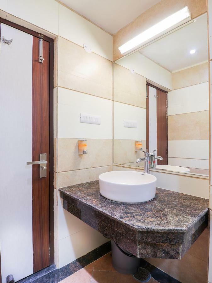 Capital O 46218 Royal Cottage Suite Канпур Екстер'єр фото